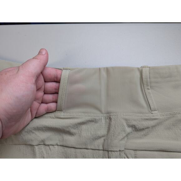 NWT Athleta Trekkie North Short Womens 18 Beige Ripstop Lightweight Hiking Camp - Picture 8 of 10